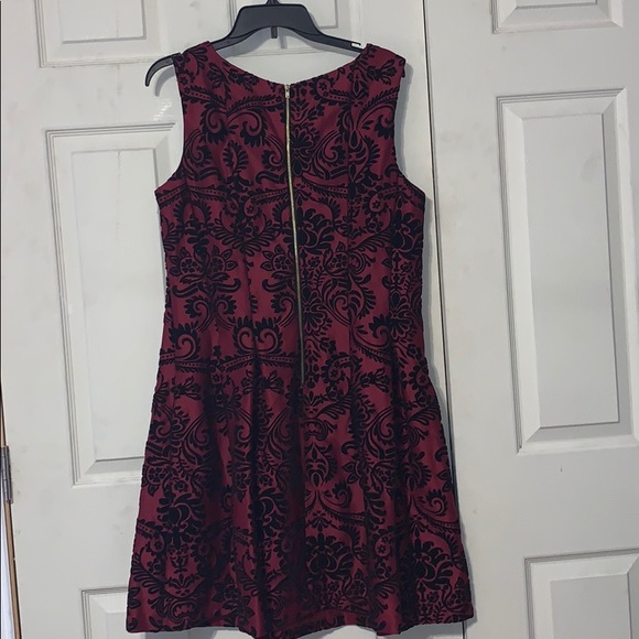 Women’s Dress - Picture 4 of 4